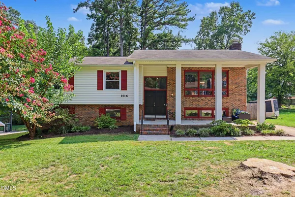 1416 LIONS WAY