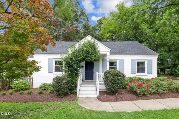 201 DENNIS AVE