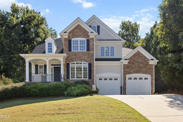 224 KENSINGTON CT