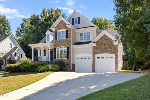224 KENSINGTON CT
