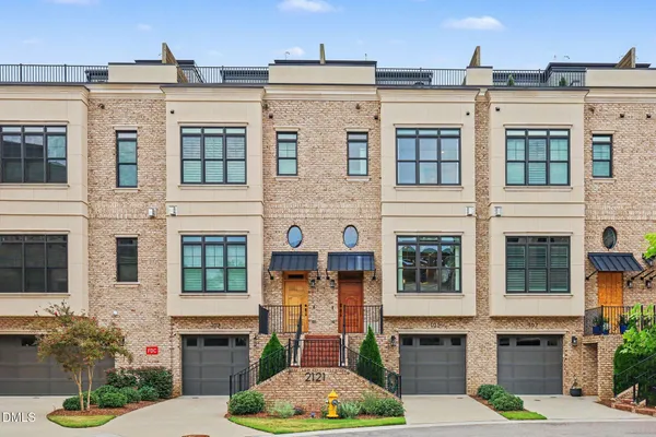 2121 OBERLIN VILLAGE DR 105