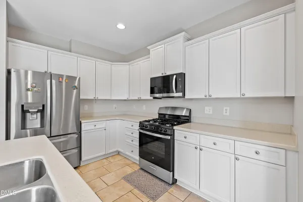 3210 GROVESHIRE DR
