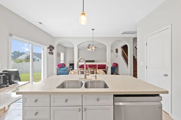 3210 GROVESHIRE DR