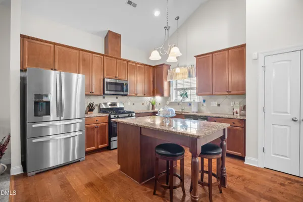 331 SUGARBERRY LN