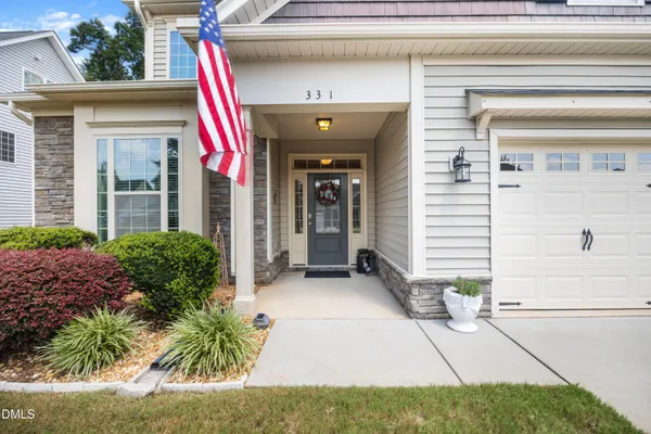 331 SUGARBERRY LN