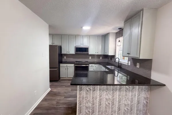 255 ROCKY POINT CT