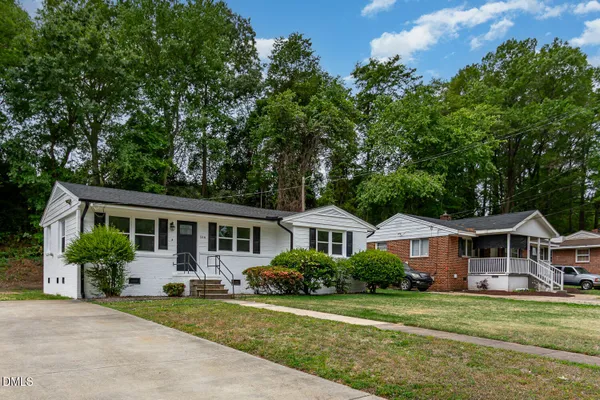 516 CALLOWAY DR
