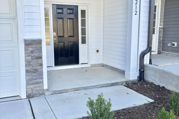 212 CARNABY LN 137
