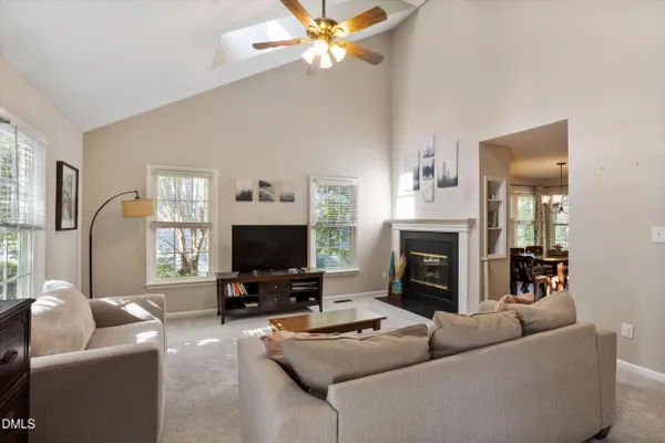 5112 CAROLWOOD LN
