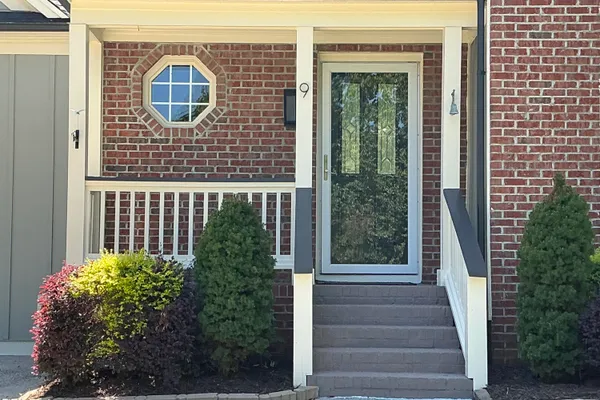 9 WAVECREST CT