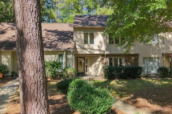 104 MOSSBARK LN