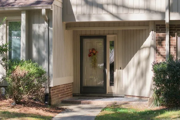 104 MOSSBARK LN