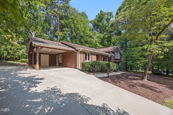 6813 JEAN DR