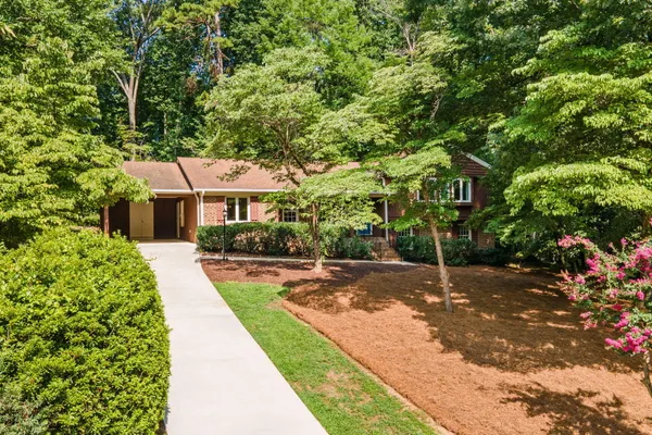 6813 JEAN DR