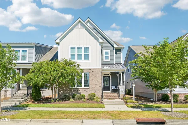 5517 ADVANCING AVE