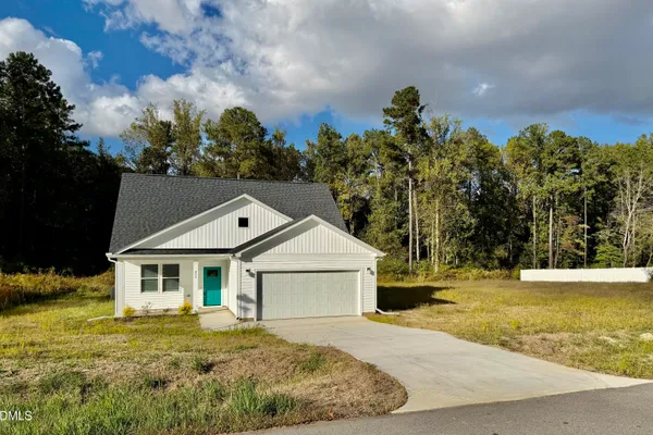 453 QUEENSTOWN DR