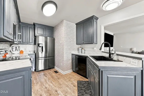 214 FRED MCLEOD LN