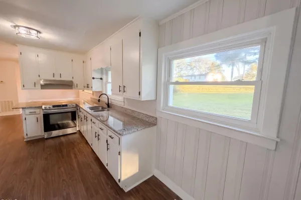 1309 LEGEND RD