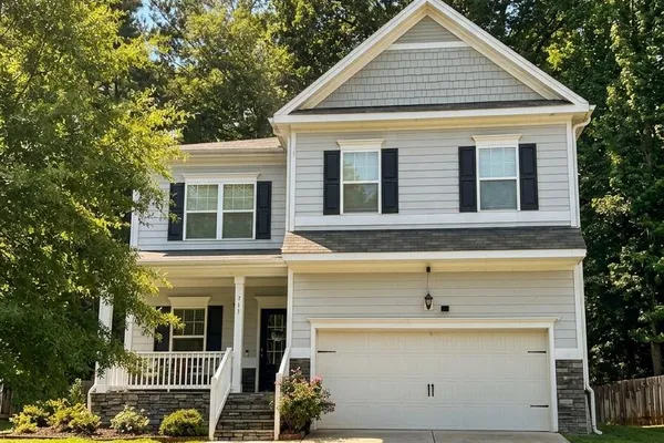 711 CREEKSIDE DR