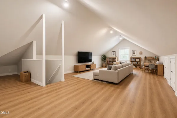 90 TORRINGTON AVE