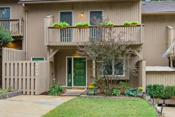 4303 SUNBELT PL