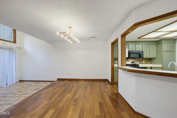 4303 SUNBELT PL
