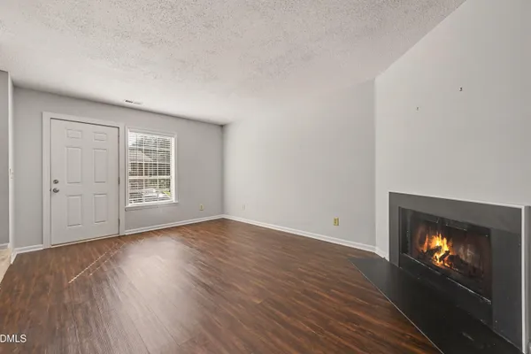 105 CHAUCER CT