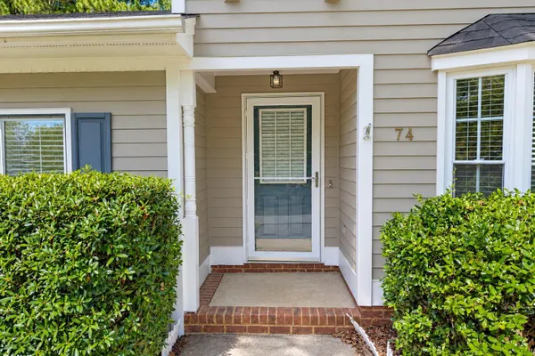 74 FOREST OAKS DR