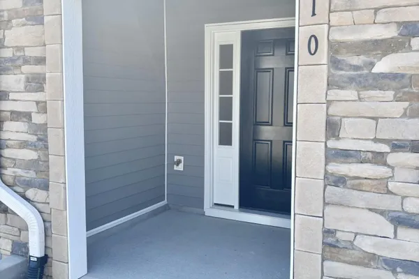 210 CARNABY 136