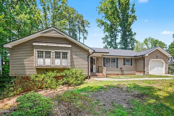 405 LYNCHESTER CT