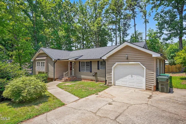405 LYNCHESTER CT