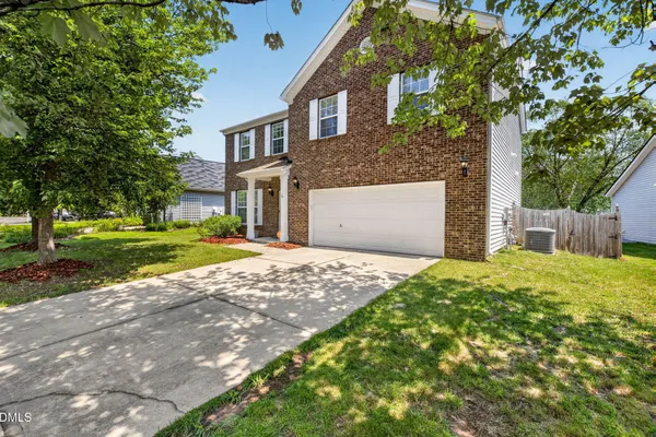 4 ALEXIS CT