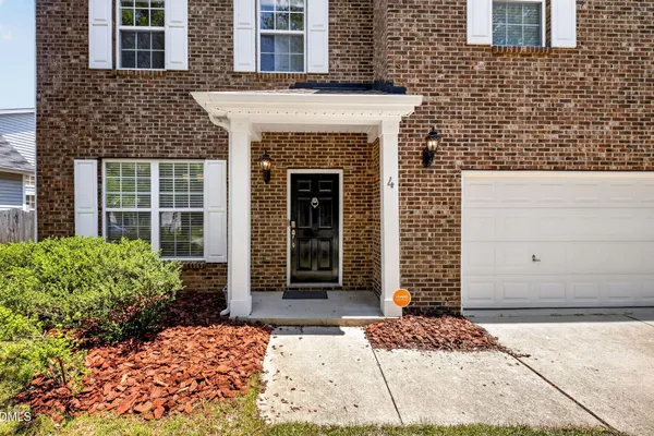 4 ALEXIS CT