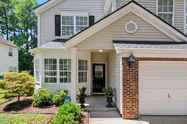 9 ALEXIS CT