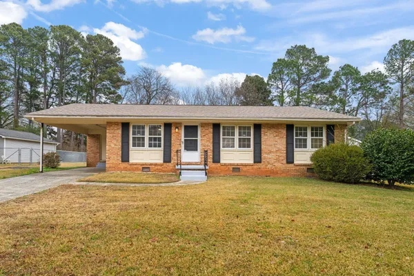 3712 HUNTLEIGH DR