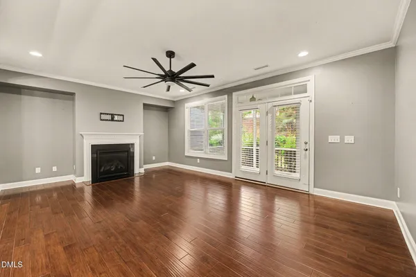 104 HUNDRED OAKS LN