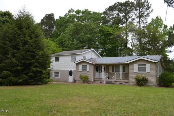3786 AIRPORT RD