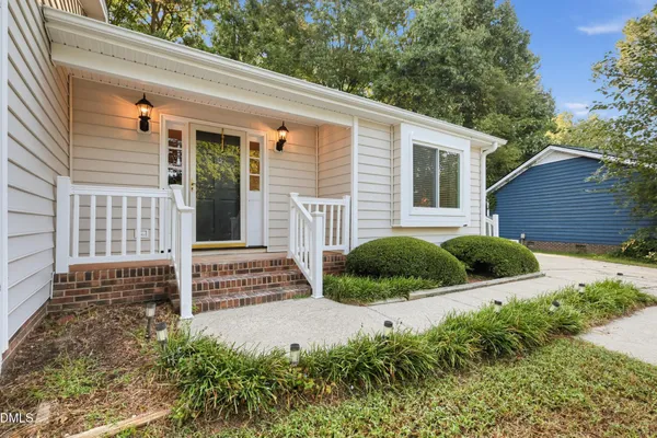 2600 VALLEY WOODS CT