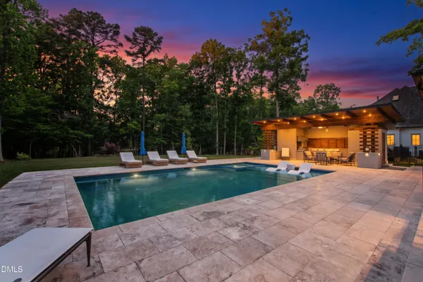 5141 AVALAIRE OAKS DR