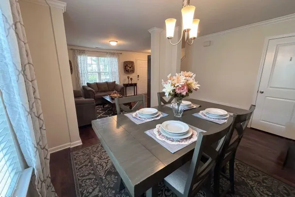 460 BOTANICAL CT
