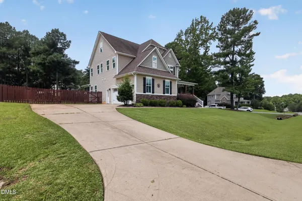 626 BRIDGEPORT CIR