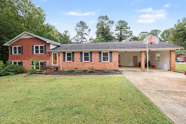 1001 PARKWOOD DR