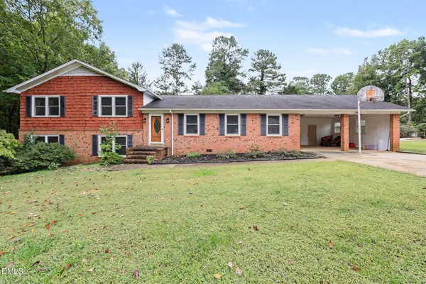 1001 PARKWOOD DR