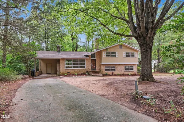 602 EDEN LN