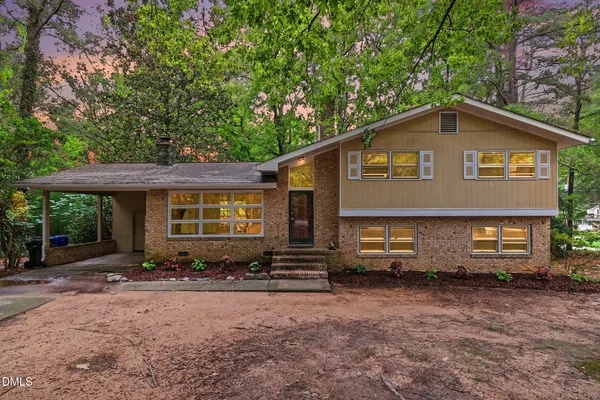 602 EDEN LN