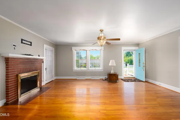 223 S 3RD AVE