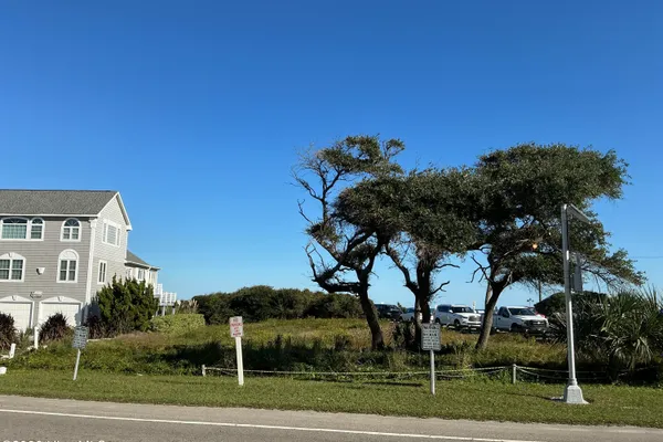 402 FORT FISHER BLVD