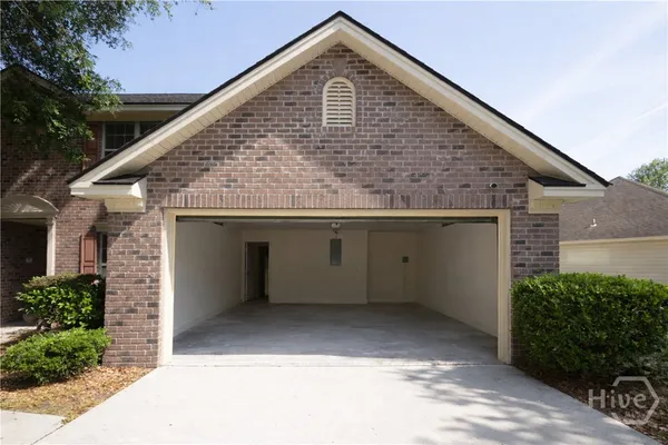 105 HERITAGE WAY