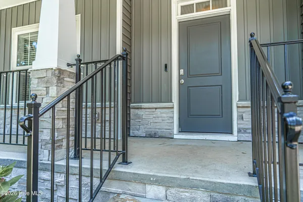 170 LAKEVIEW DR