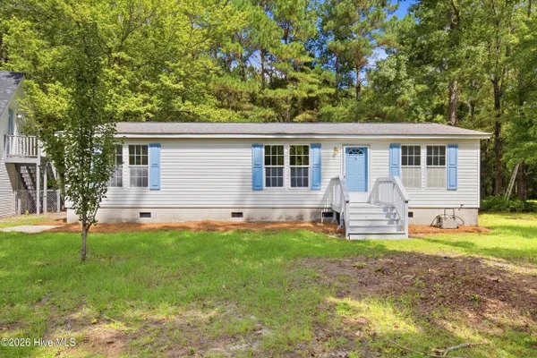 38 THOMPSON CT